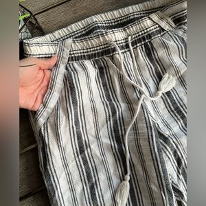 Stripped Wide pants. Size M